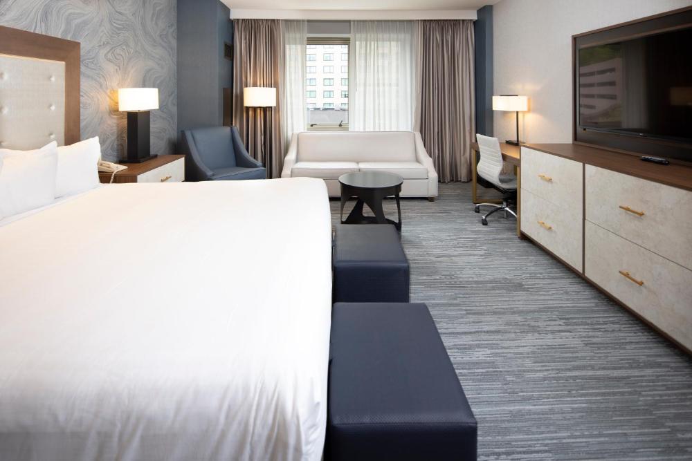 Mountain Luxury Room 1 King Non Smoking interior
