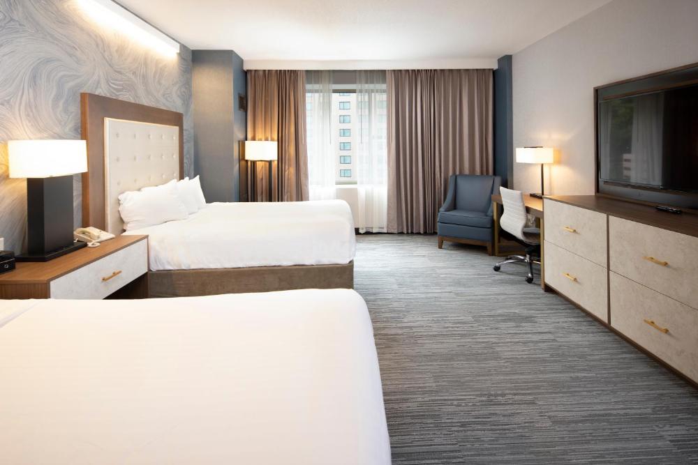 Mountain Deluxe Room, 2 Queens, Non Smoking interior